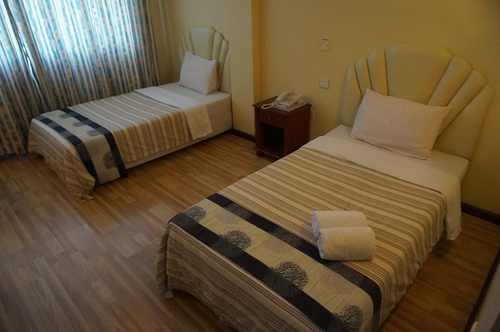 Jeruton Hotel Kampong Jerudong Exteriör bild